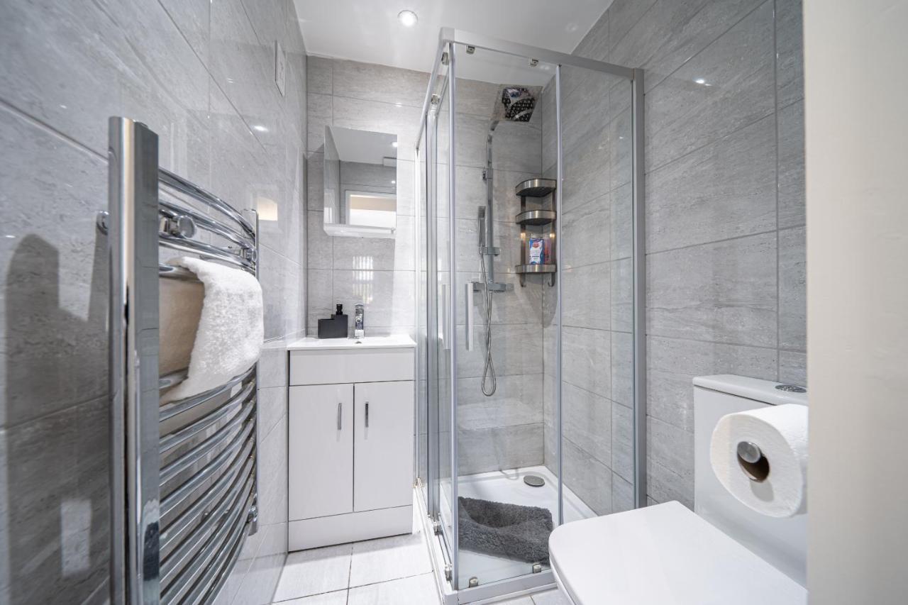 Studios With Ensuite Showers & Share Kitchens Prime Location Near Hospital, Town Center Apt 3 St Helens  Exterior foto