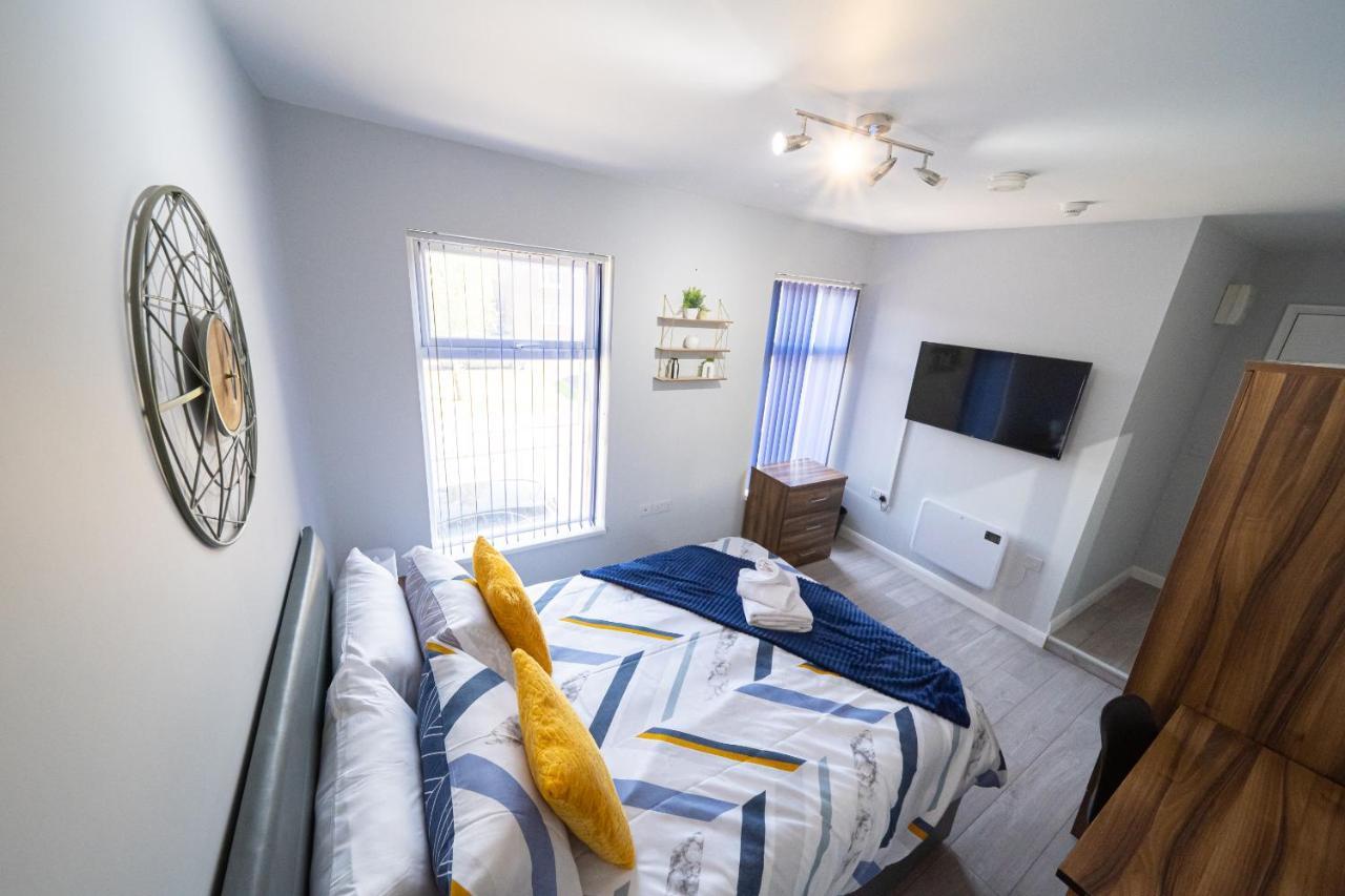 Studios With Ensuite Showers & Share Kitchens Prime Location Near Hospital, Town Center Apt 3 St Helens  Exterior foto